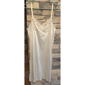 Vintage Vassarette Size 38 Night Gown Slip Woman’s